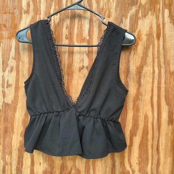 Black V-Neck Crop Top (Size M) - Picture 1 of 3